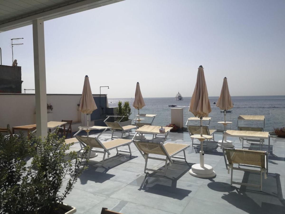 Tulla'S Hotel Giardini Naxos Exterior photo